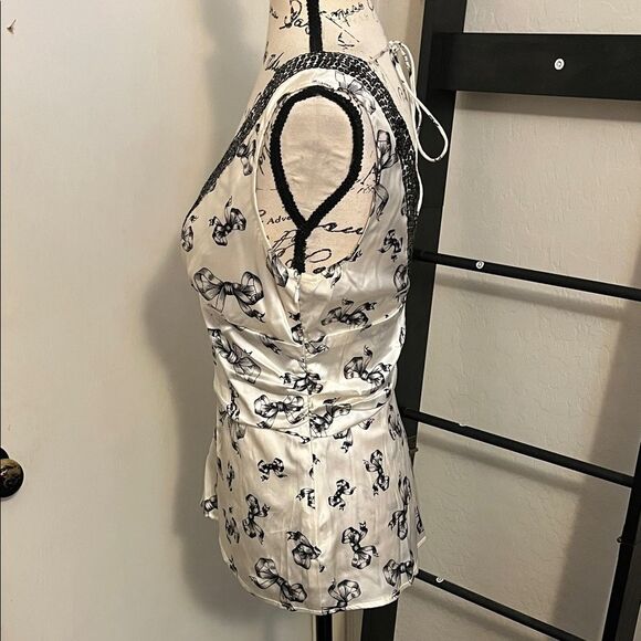 Bebe Y2K Silk Blend White Black Sequin Bow Design V-Neck Top Feminine Coquette - Picture 4 of 12